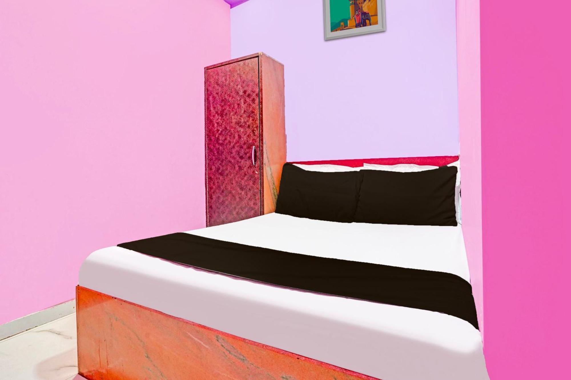 Hotel O Asma Мумбай Екстериор снимка