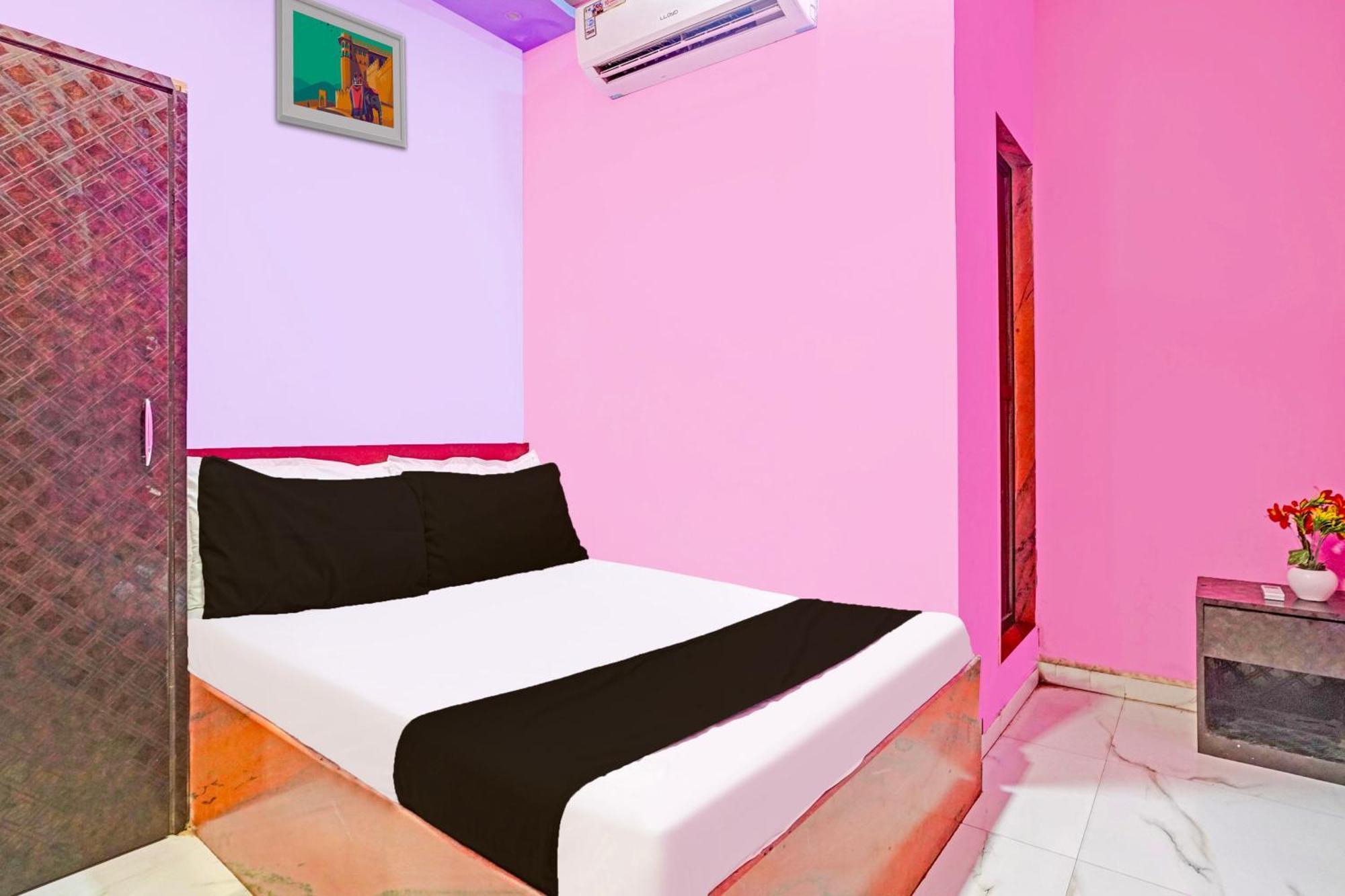Hotel O Asma Мумбай Екстериор снимка
